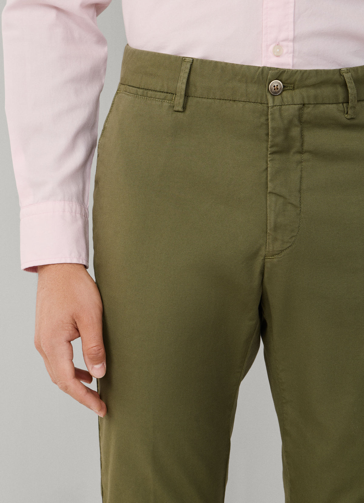 MOSS-GREEN